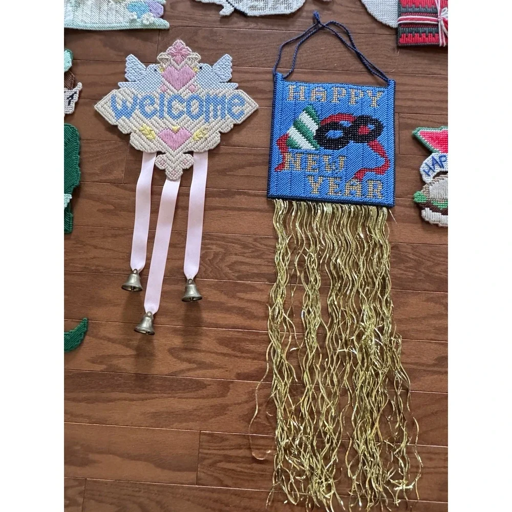 (9)‎ Vintage 70s Holiday Wall Door Hanging Needlepoint Plastic Canvas Retro - Picture 15 of 16
